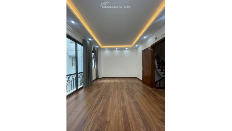 Siêu phẩm Cầu Giấy, nhà đẹp ngõ thông, 40m2, giá chỉ hơn 5 tỷ, 0866585090